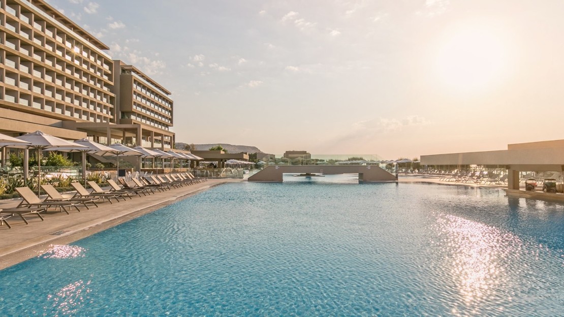 Amada Colossos Resort